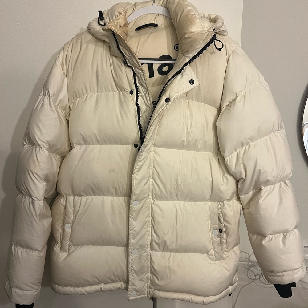 White Womens Aritzia SuperPuff Size Large. Is slightly stained but can come out
